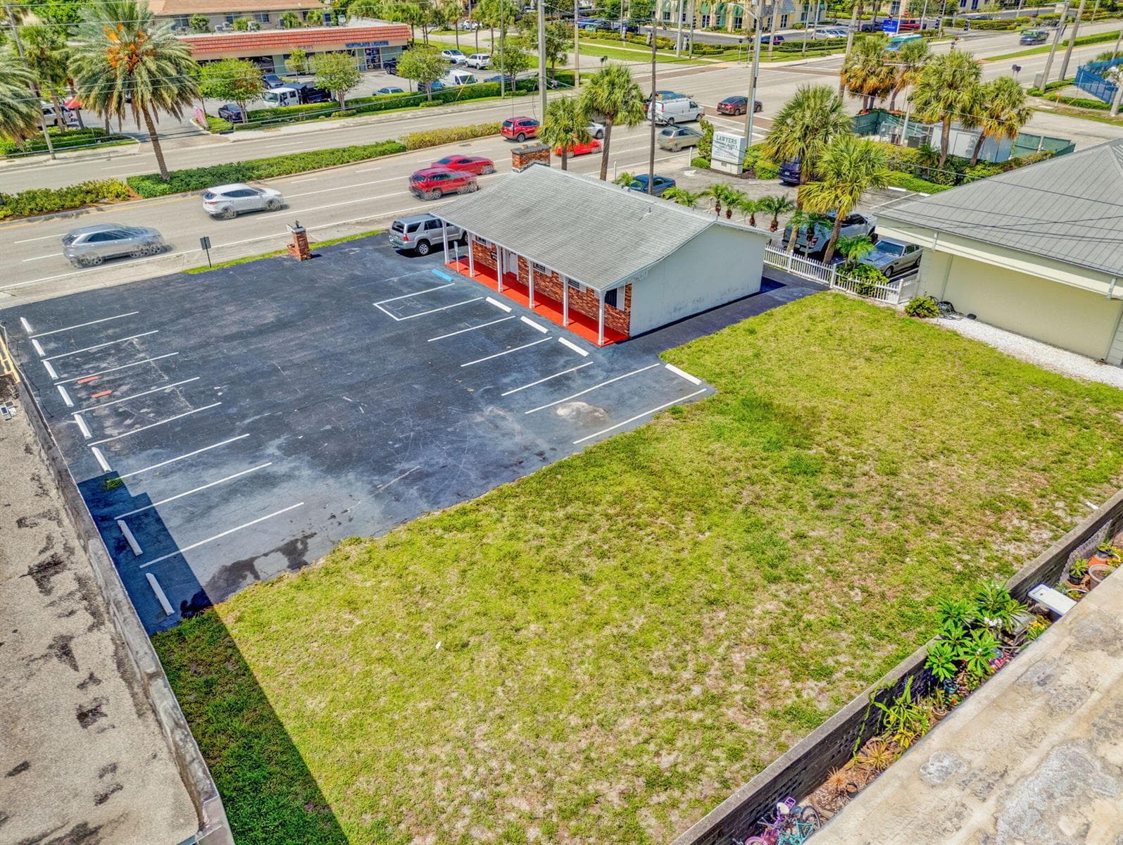 610 Northlake Boulevard, Lake Park, FL 33408 photo 2