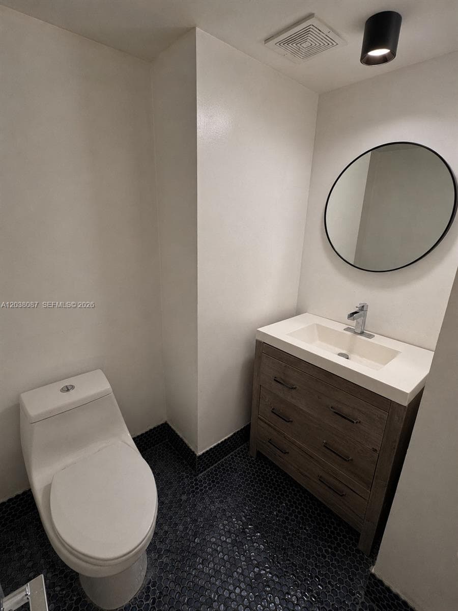 2780 NE 183rd St # 810, Aventura, FL 33160 photo 4