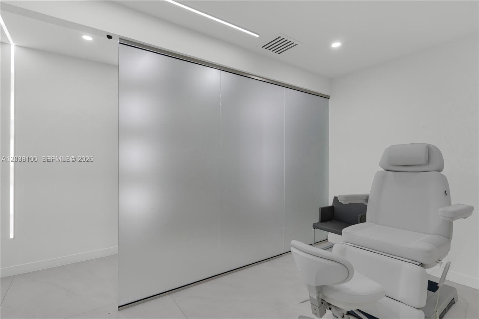 909 N Miami Beach Blvd # 502, North Miami Beach, FL 33162 photo 3