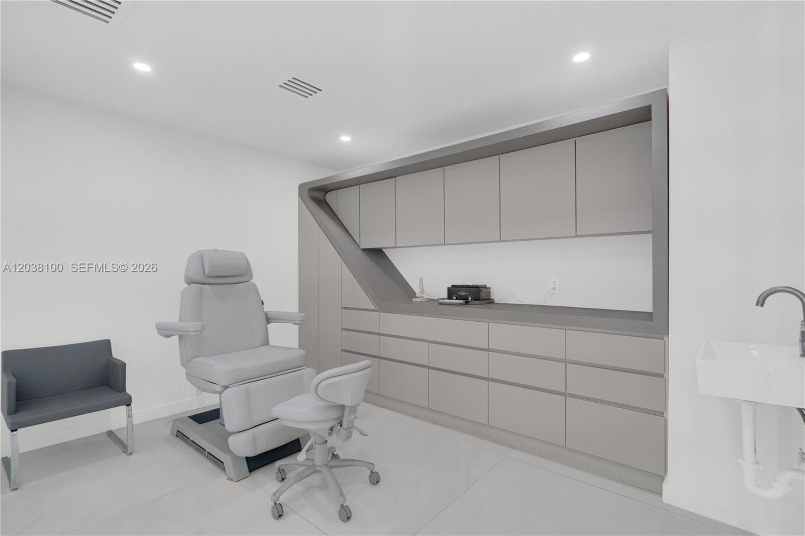 909 N Miami Beach Blvd # 502, North Miami Beach, FL 33162 photo 5