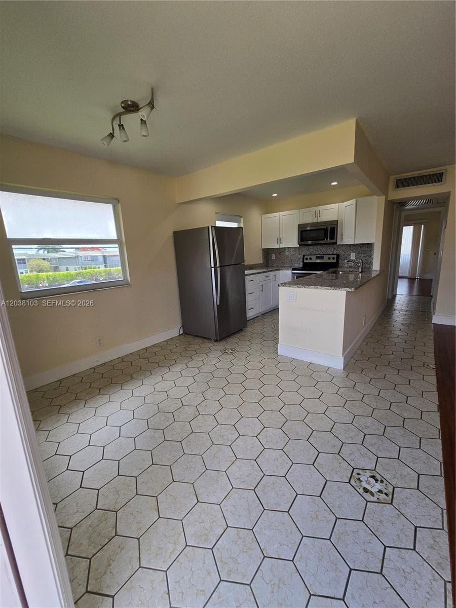 121 Saxony C # 121, Delray Beach, FL 33446 photo 5