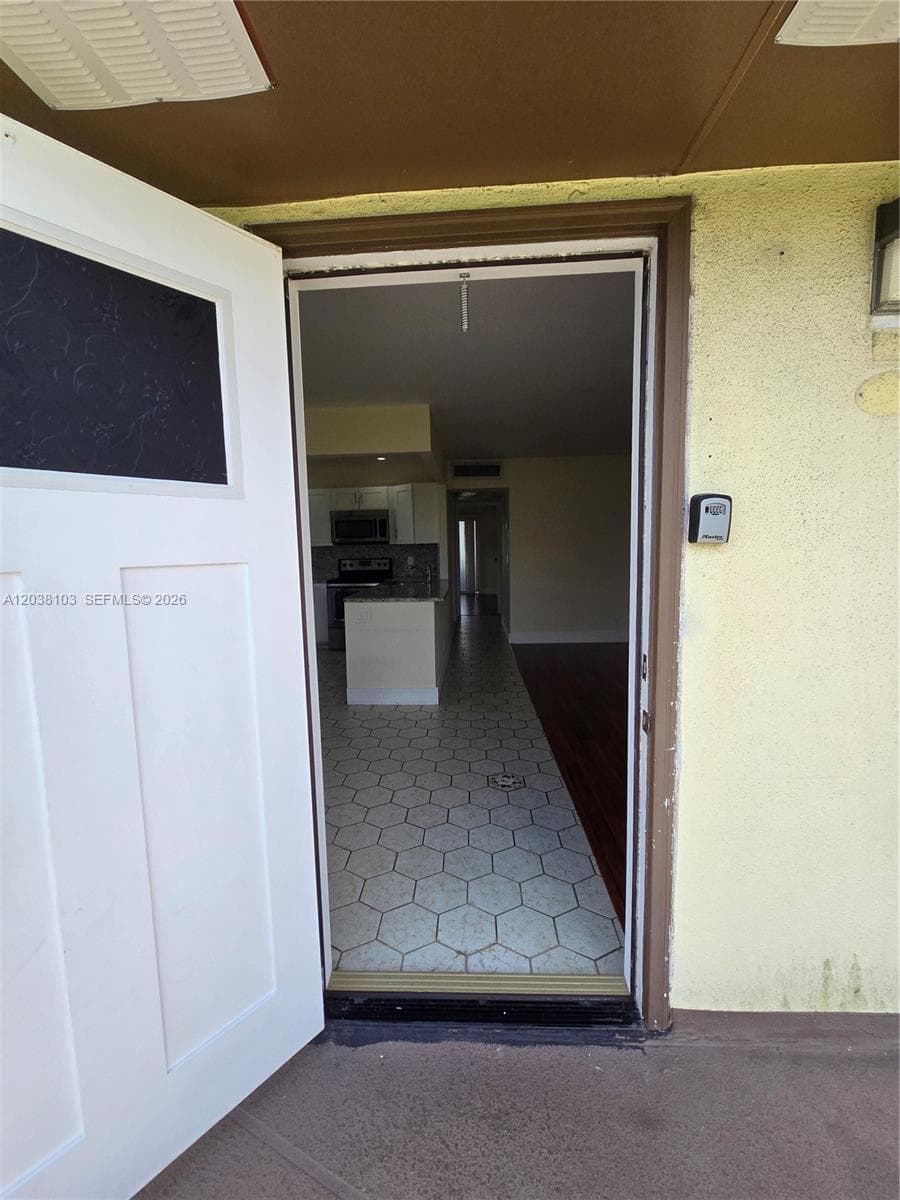 121 Saxony C # 121, Delray Beach, FL 33446 photo 4