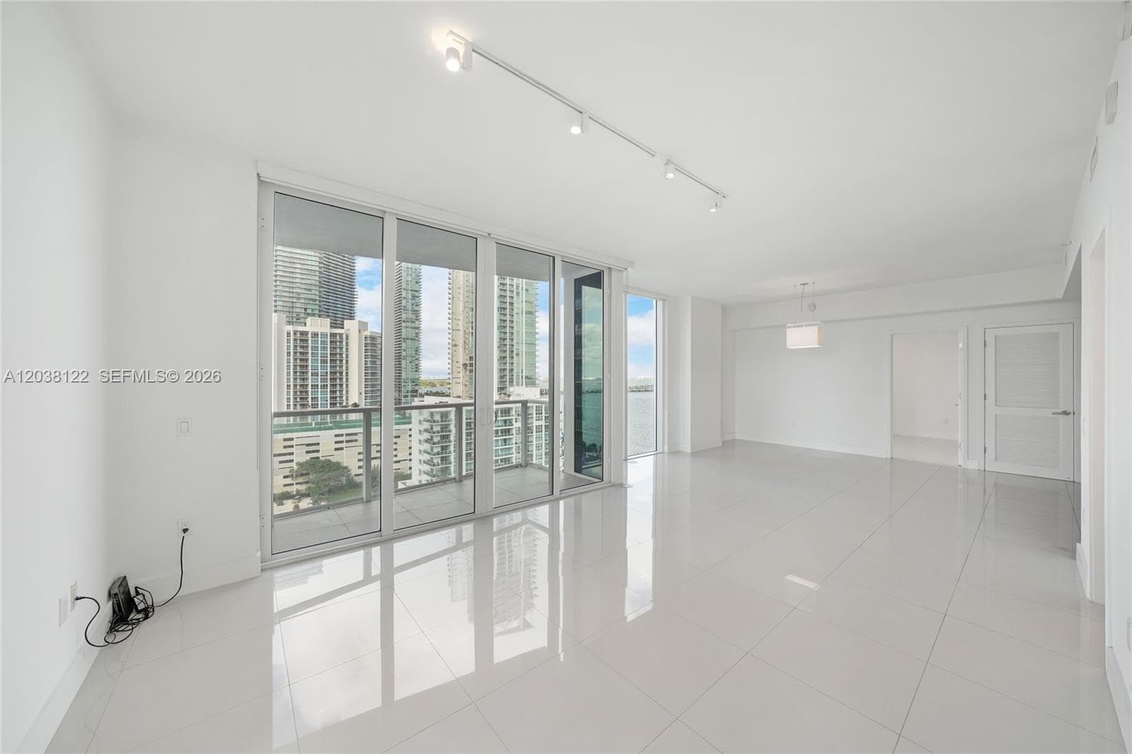 601 NE 27th St # 1501, Miami, FL 33137 photo 4