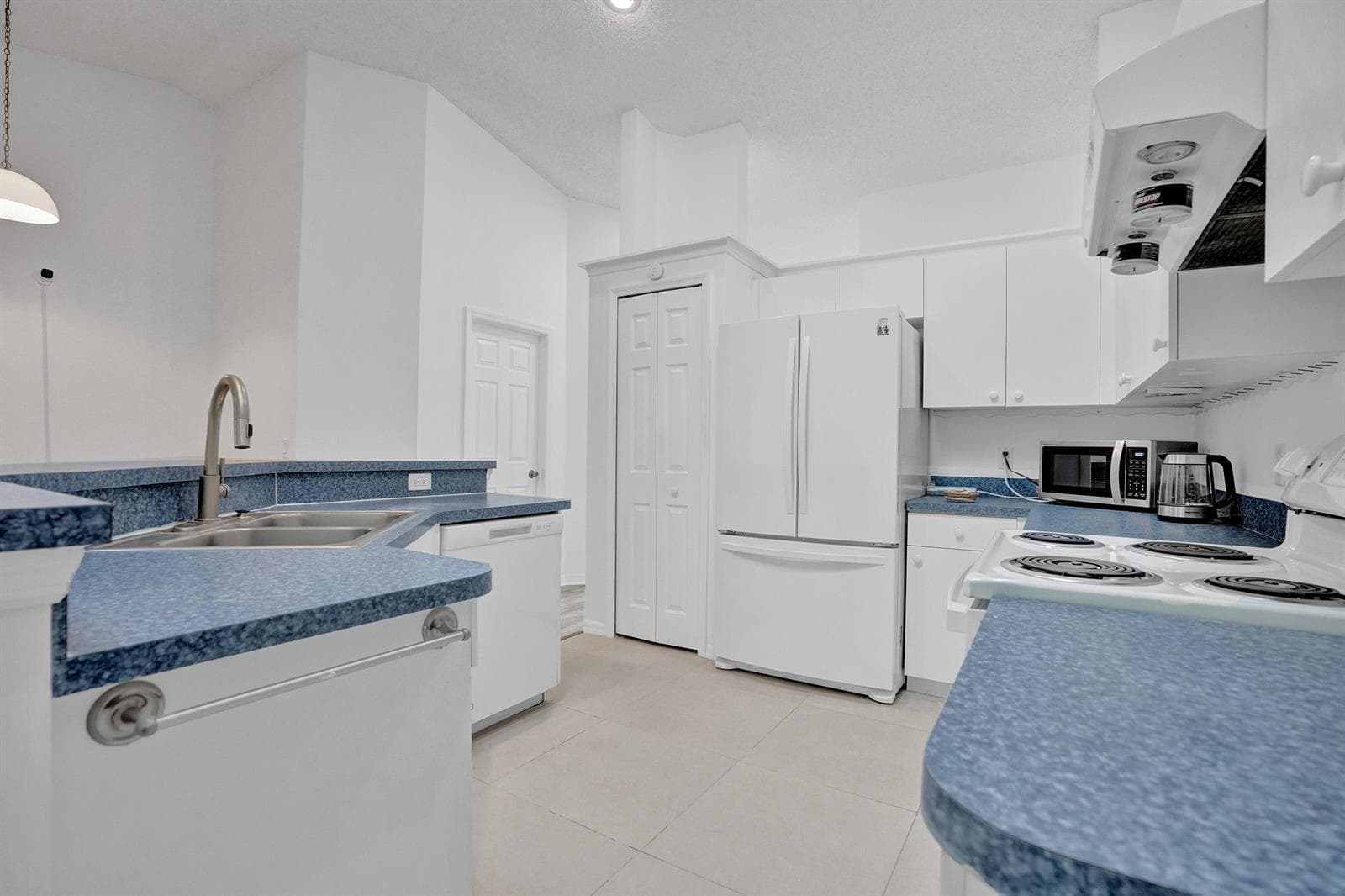 1212 SE Petunia Avenue, Port St. Lucie, FL 34952 photo 5