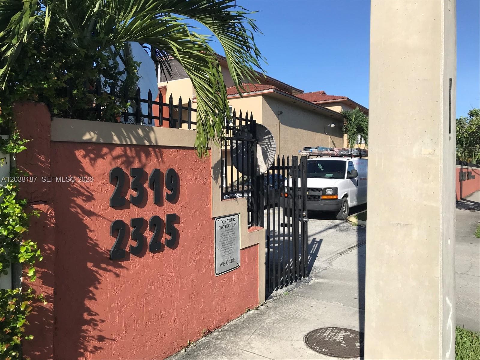 2319 W 60th St # D212, Hialeah, FL 33016 photo 2