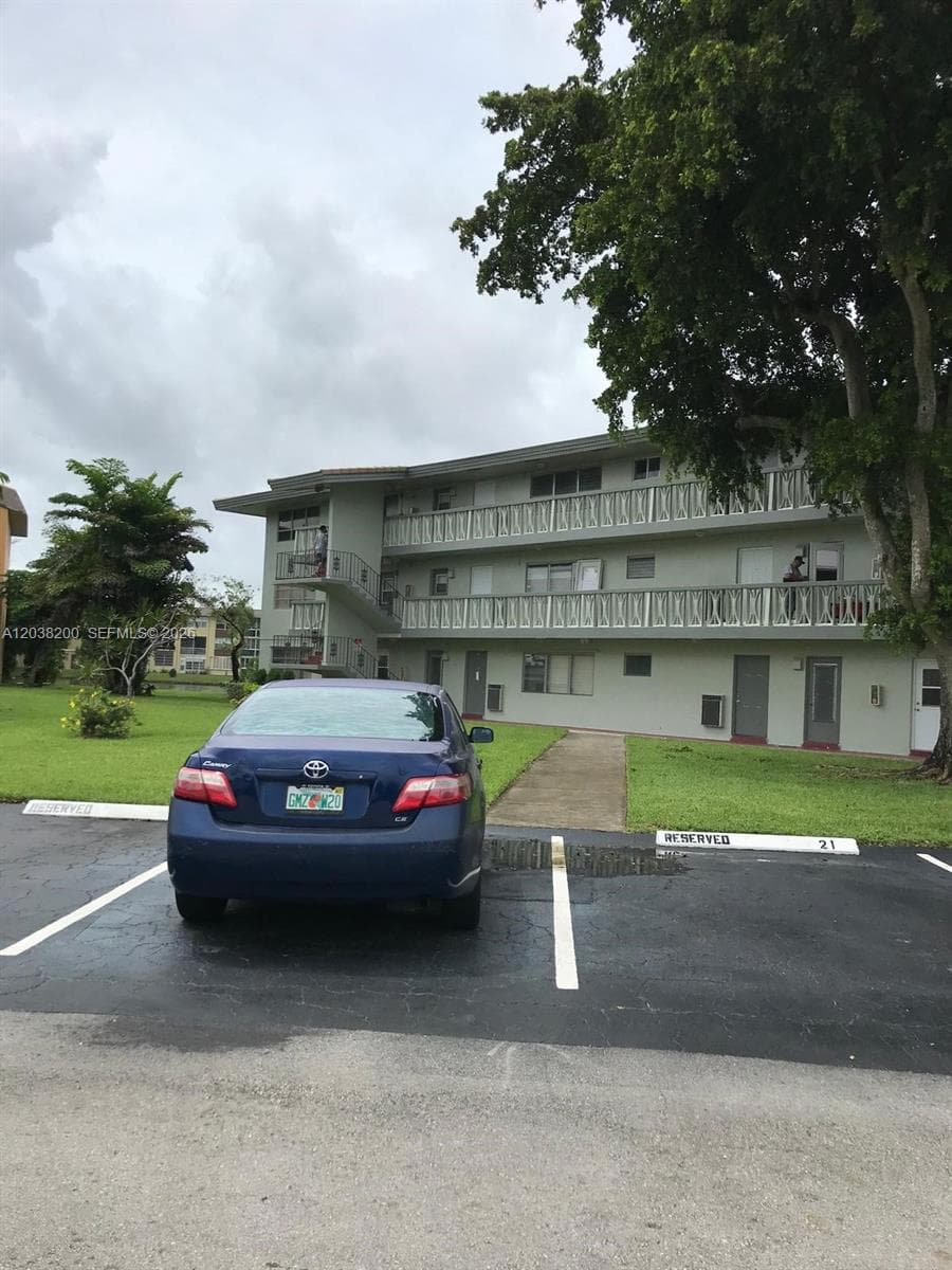 5420 NW 11th St # 205, Plantation, FL 33313 photo 5