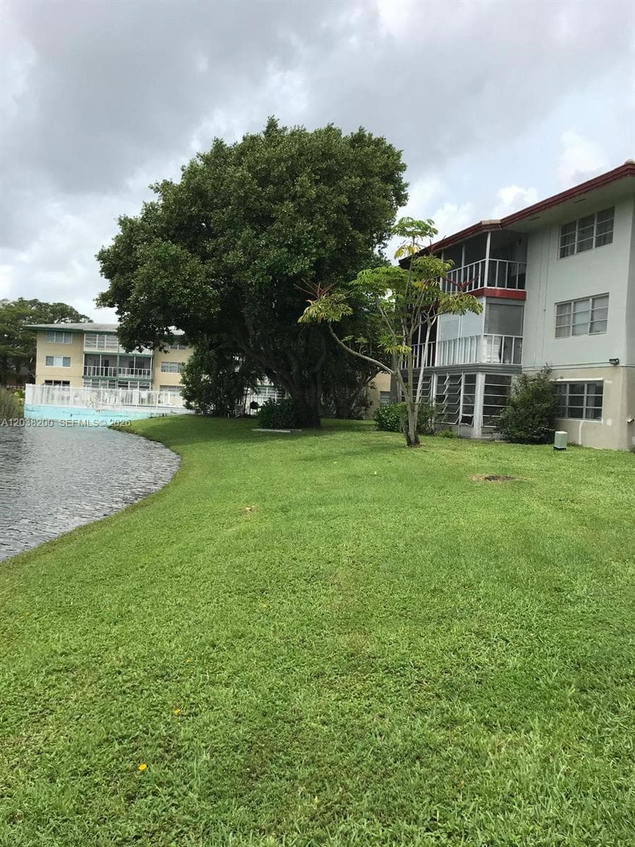 5420 NW 11th St # 205, Plantation, FL 33313 photo 4