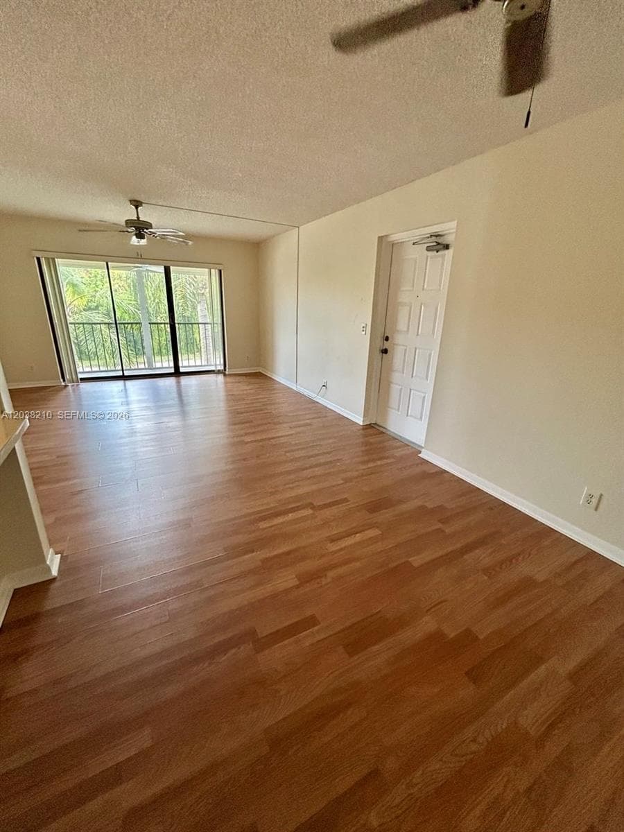 1113 Green Pine Blvd # H2, West Palm Beach, FL 33409 photo 2