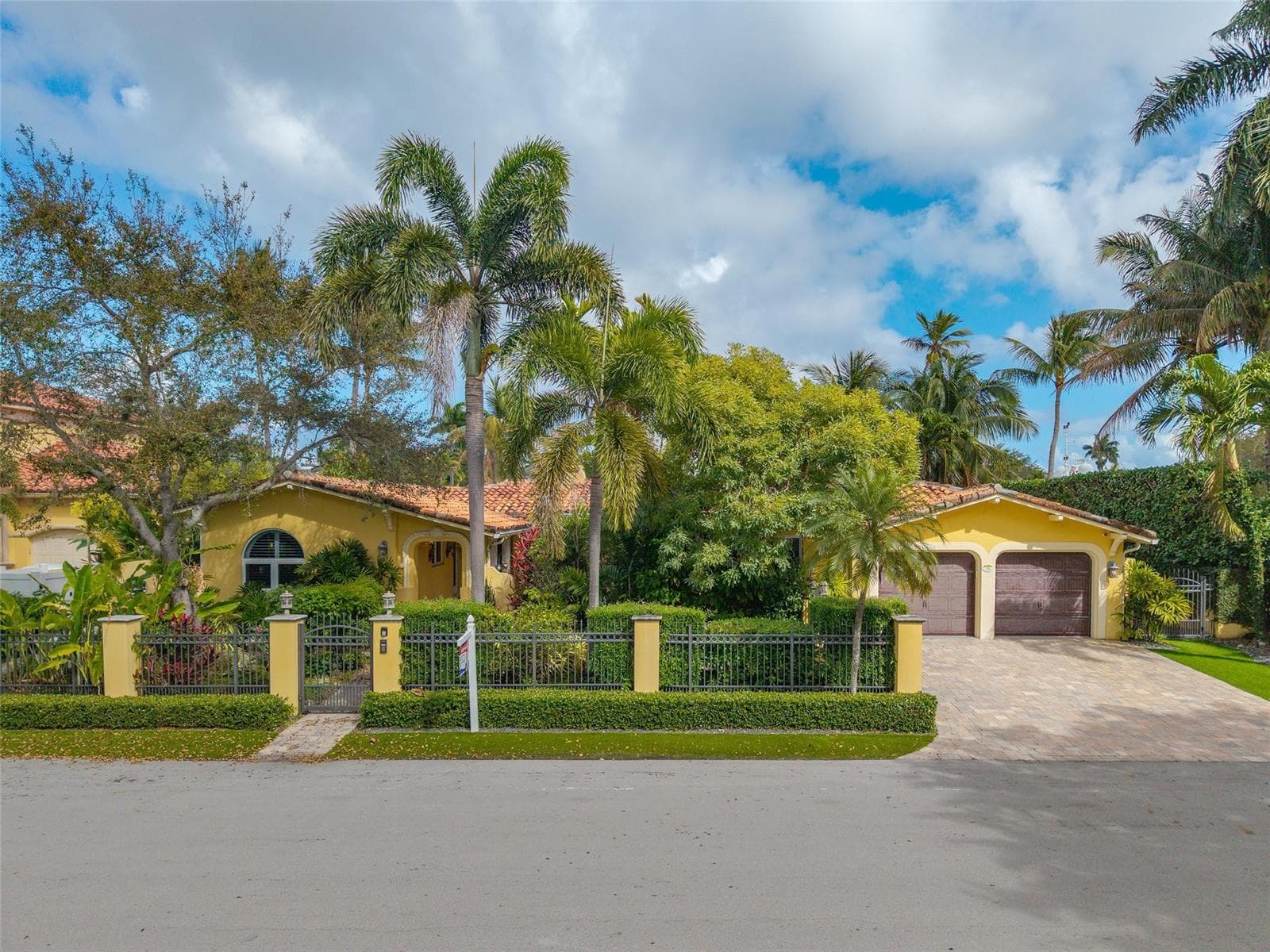 330 Royal Plaza Drive, Fort Lauderdale, FL 33301 photo 2