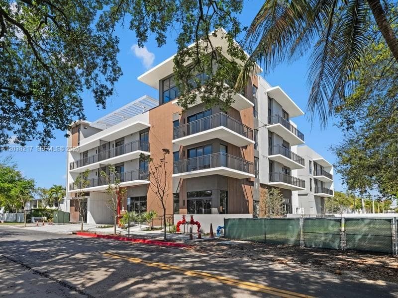 2479 NE 192nd St # 306, Miami, FL 33180 photo 2