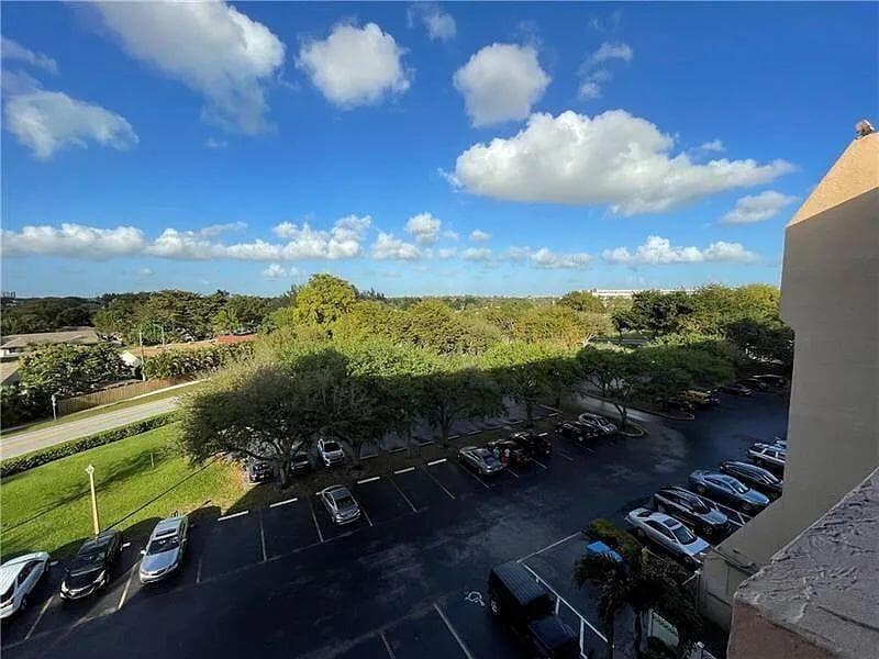 3001 W Rolling Hills # 608, Davie, FL 33328 photo 4