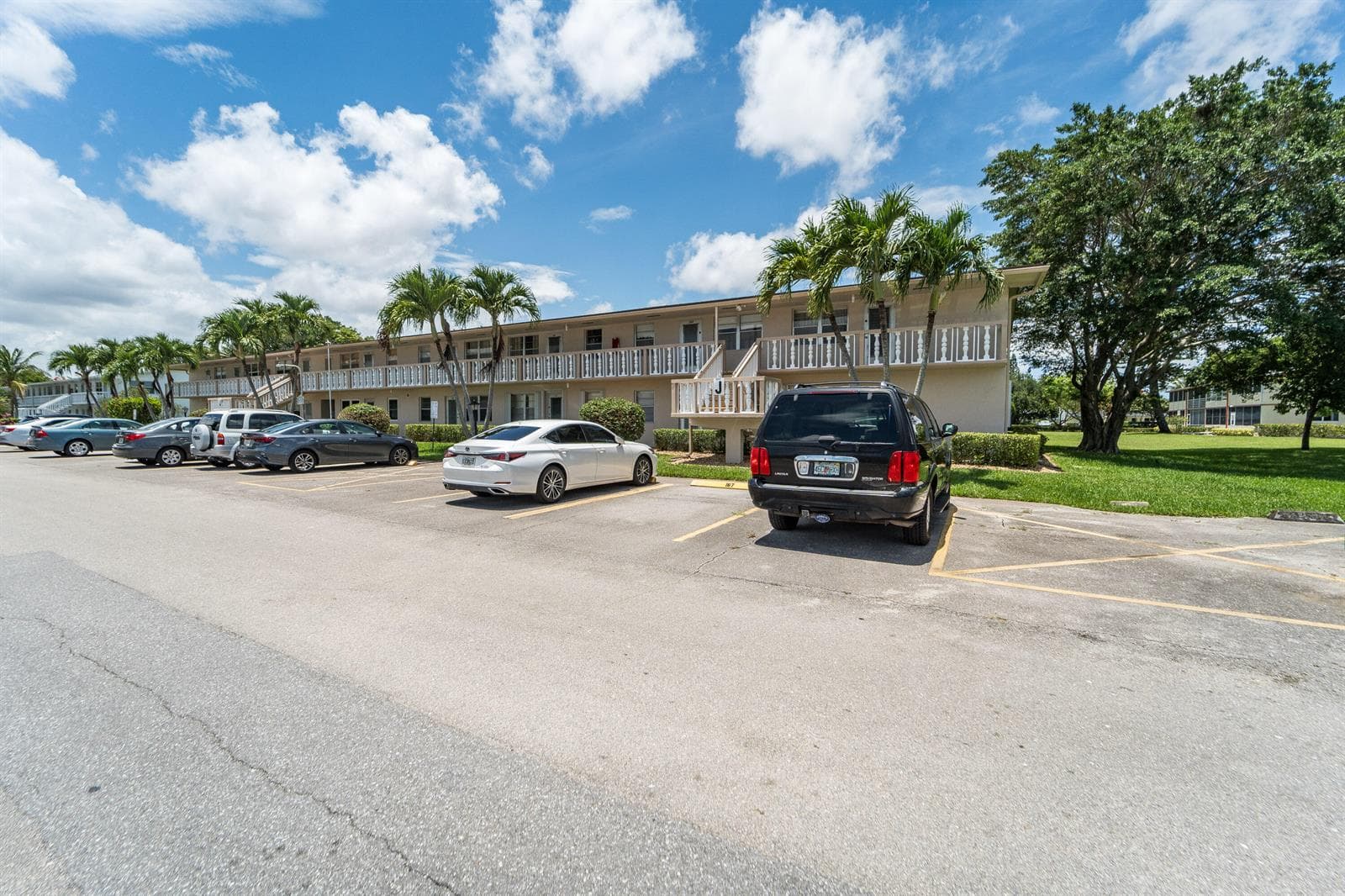 170 Kent J, West Palm Beach, FL 33417 photo 3