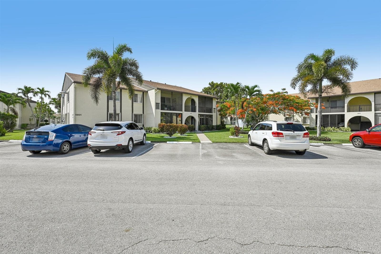 5901 Whispering Pine Way # C-2, FL 33463 photo 2