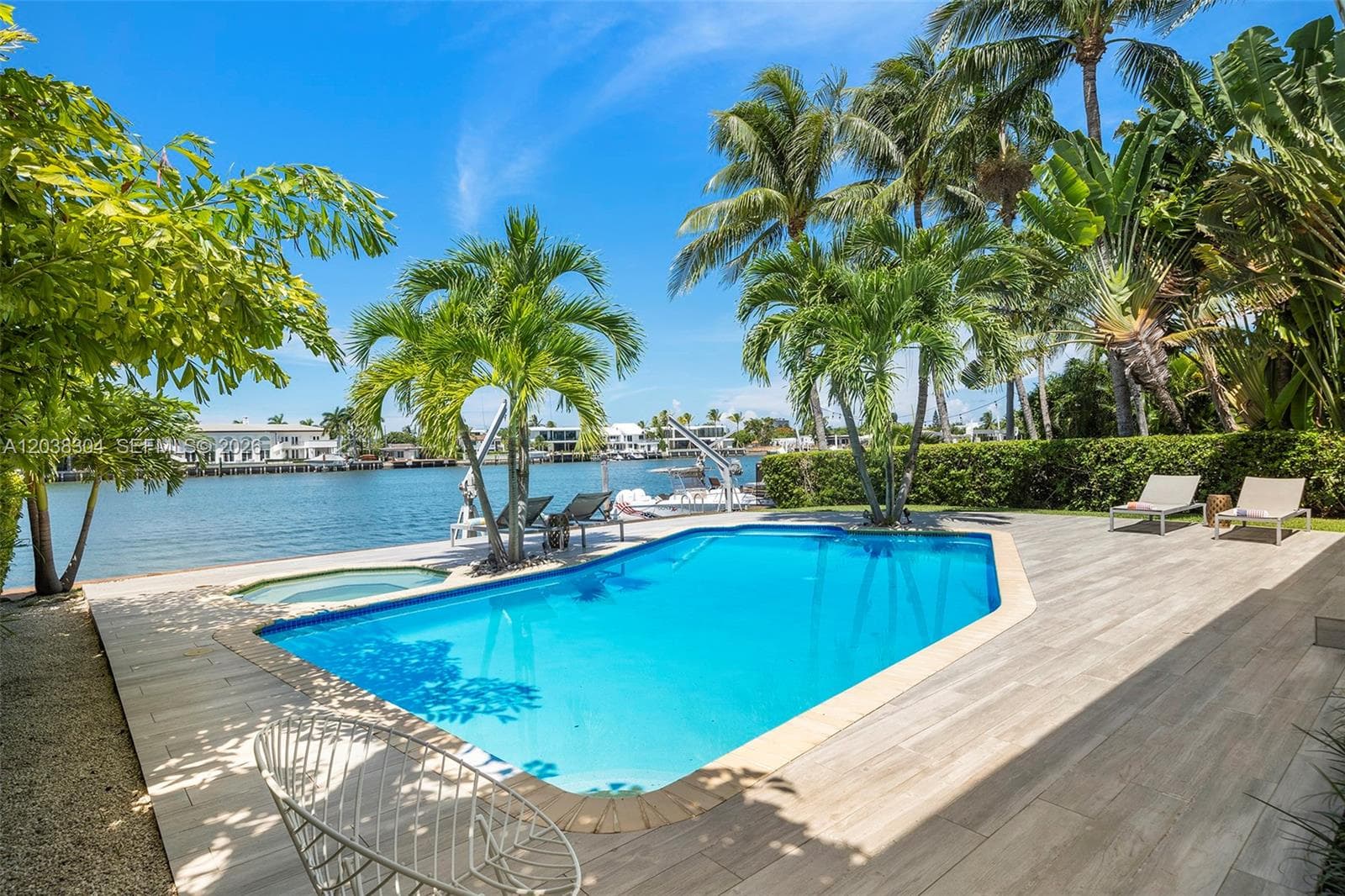 365 N Shore Dr, Miami Beach, FL 33141 photo 3