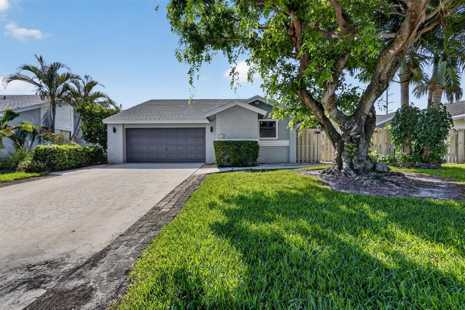 1055 NW 18th Avenue, Delray Beach, FL 33445 photo 2