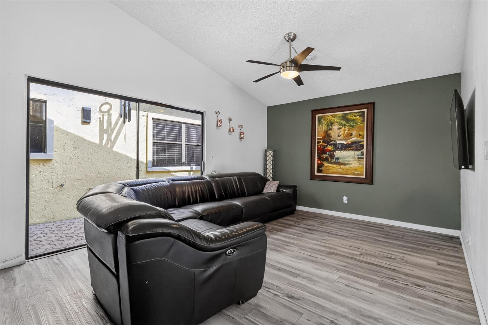 1055 NW 18th Avenue, Delray Beach, FL 33445 photo 5