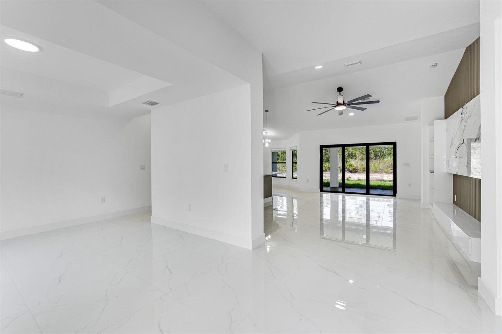 2702 50th Street SW, Lehigh Acres, FL 33976 photo 3