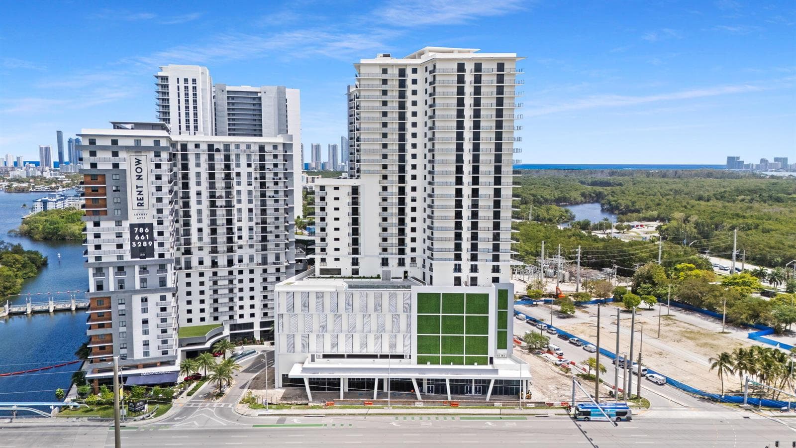 16375 Biscayne Boulevard, North Miami Beach, FL 33160 photo 2