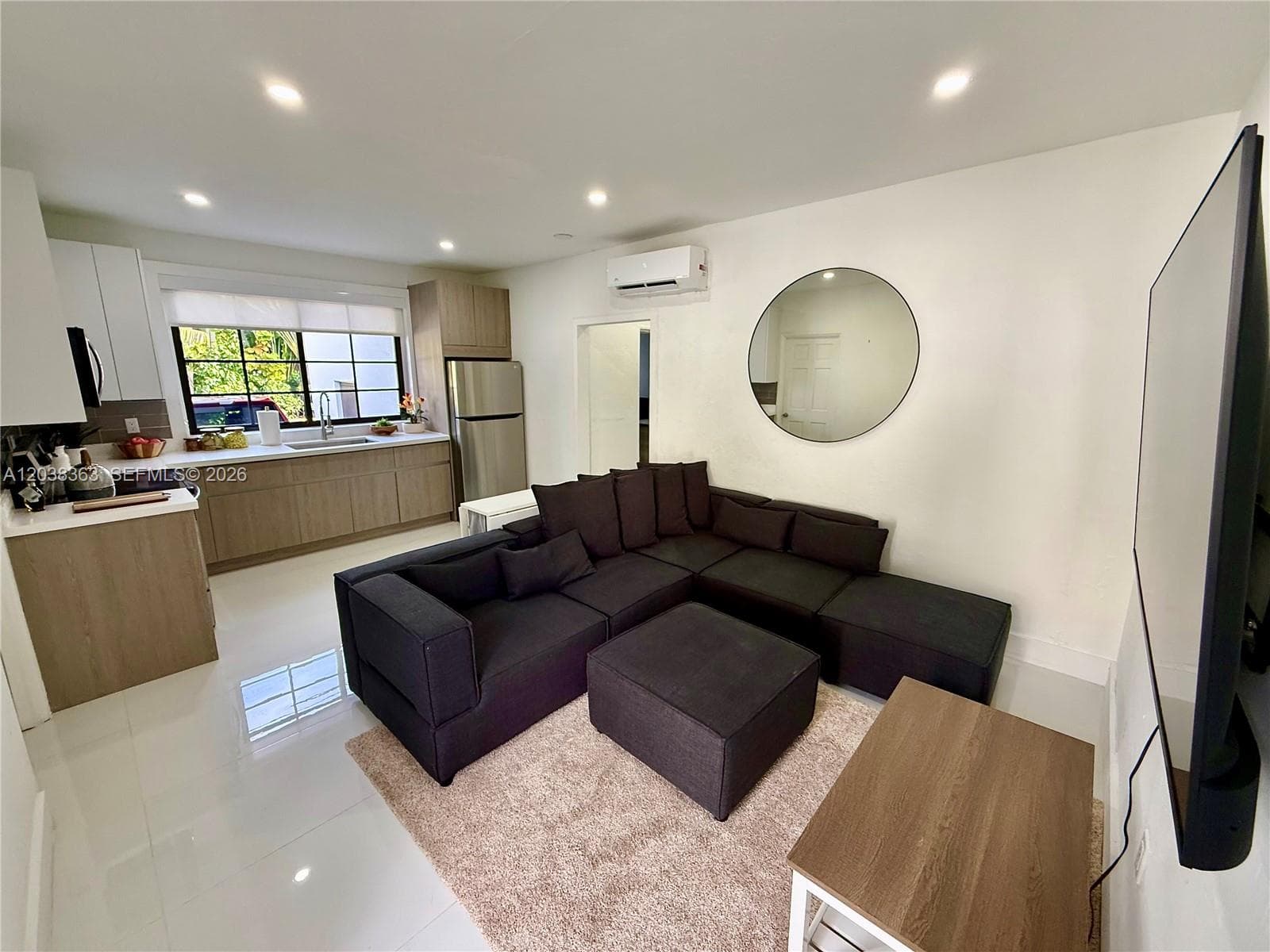 733 Michigan Ave # 9, Miami Beach, FL 33139 photo 2