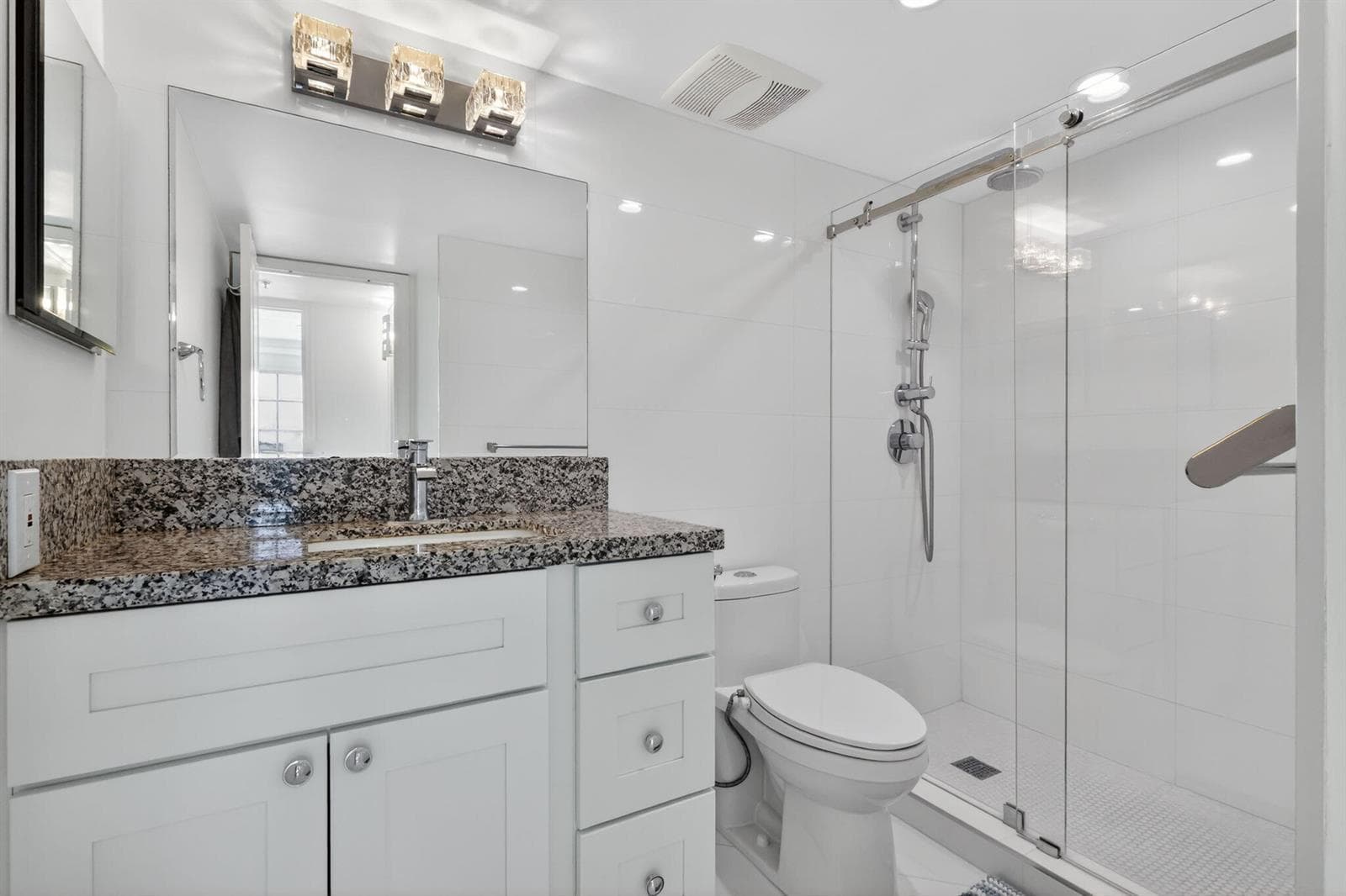 180 Yacht Club Way # 304, Hypoluxo, FL 33462 photo 3