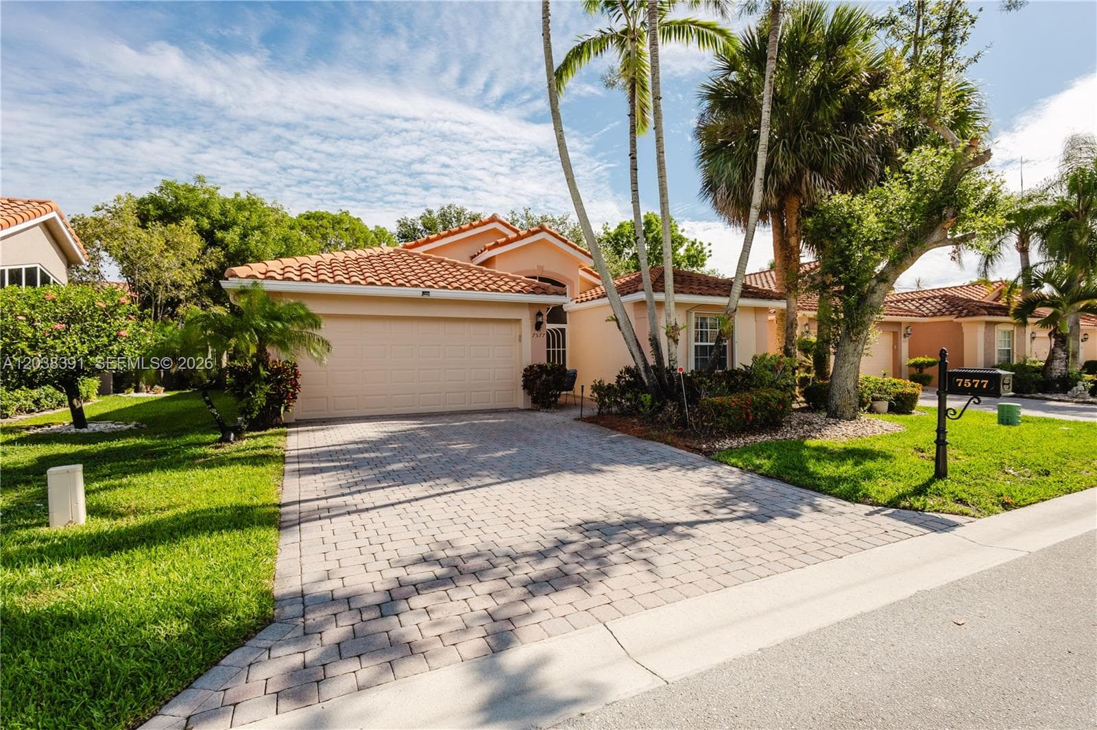 7577 Caprio Dr, Boynton Beach, FL 33472 photo 2