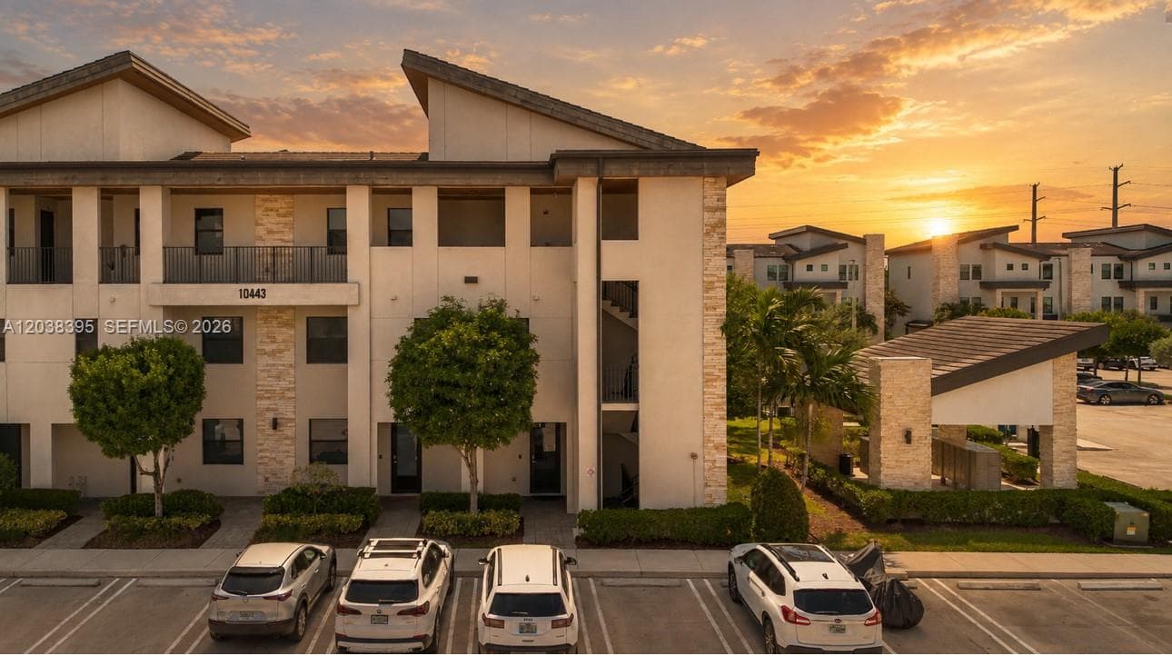 10443 NW 82nd St # 8, Doral, FL 33178