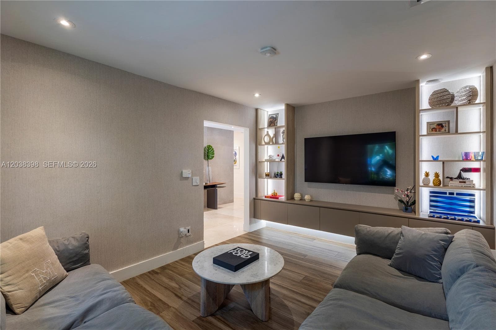2021 NE 212th St, Miami, FL 33179 photo 5