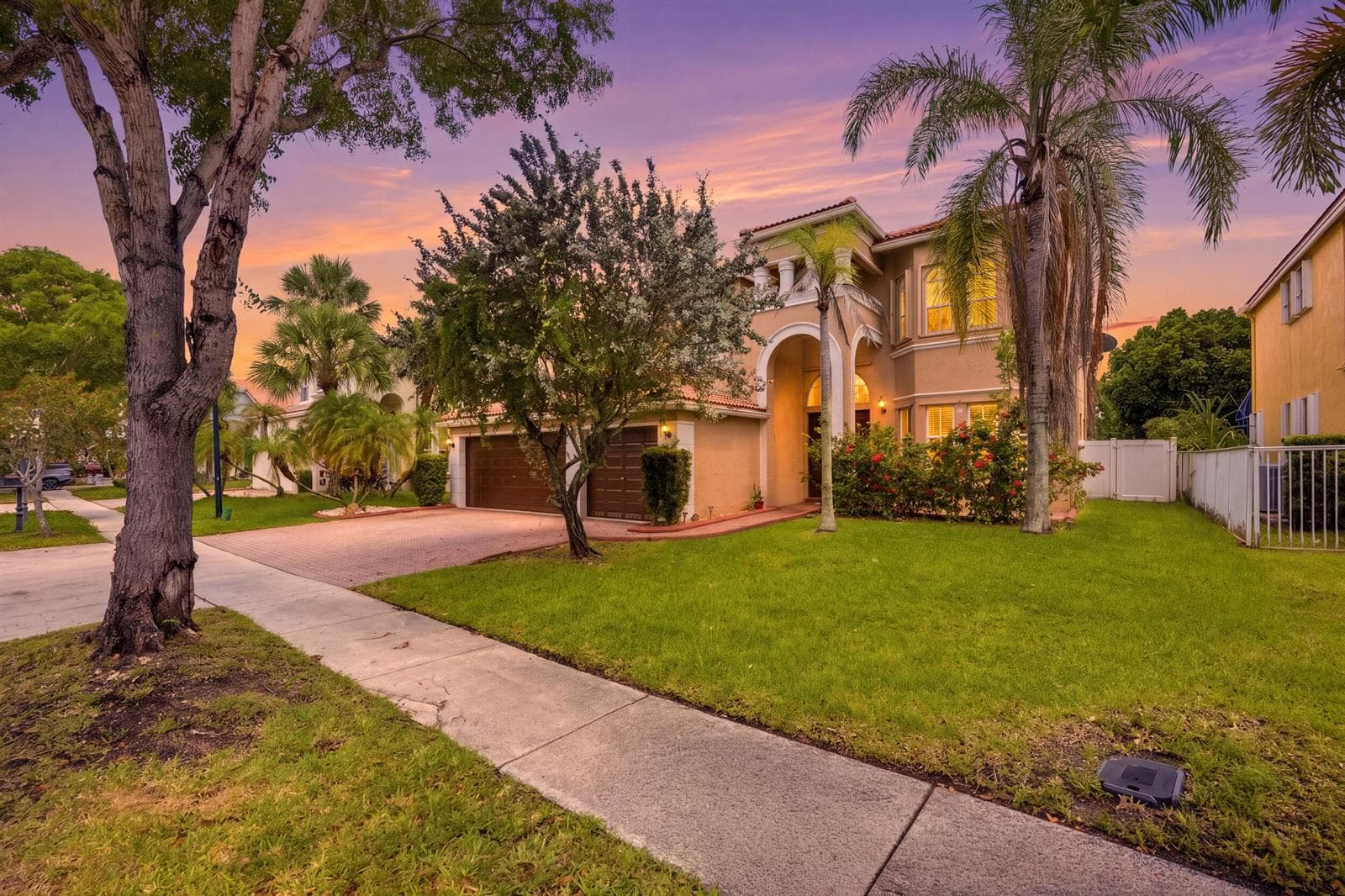 16918 SW 16th Street, Pembroke Pines, FL 33027 photo 2