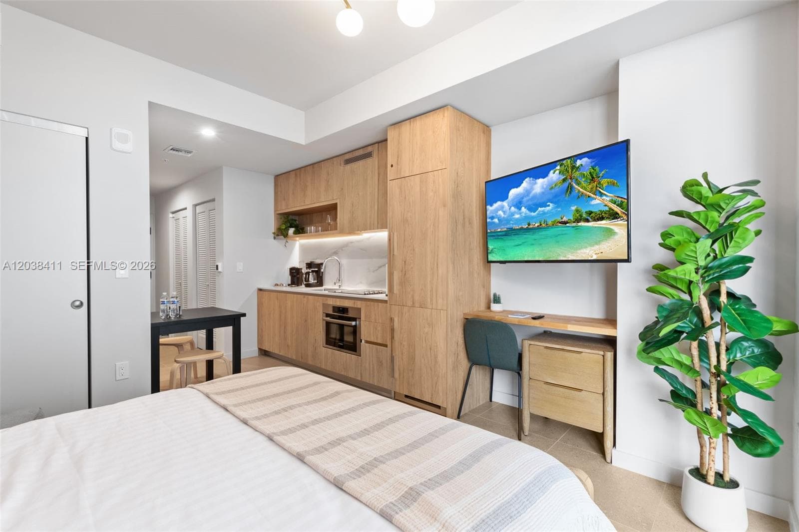 11 NE 6th St # 2406, Miami, FL 33132 photo 3