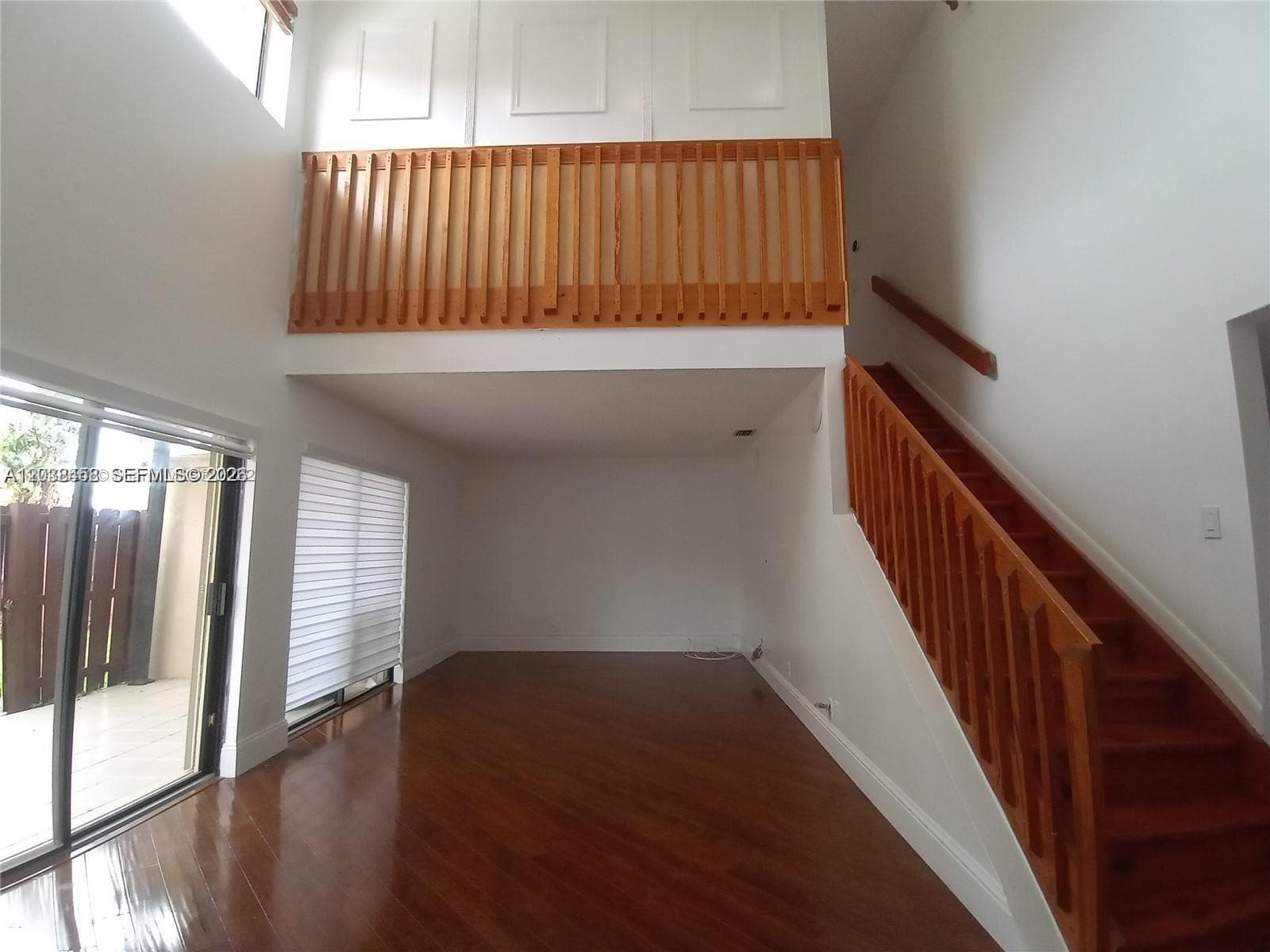 6533 NW 170th Ln, Hialeah, FL 33015 photo 2