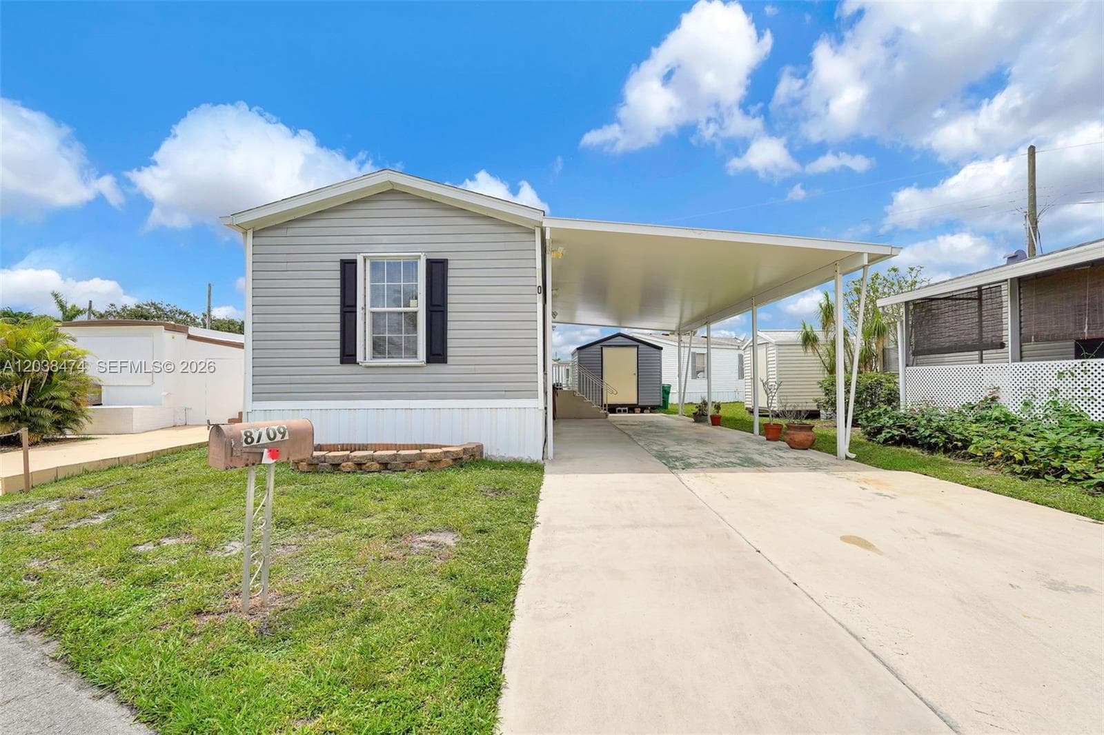 8709 SW 17th Ct, Davie, FL 33324 photo 2