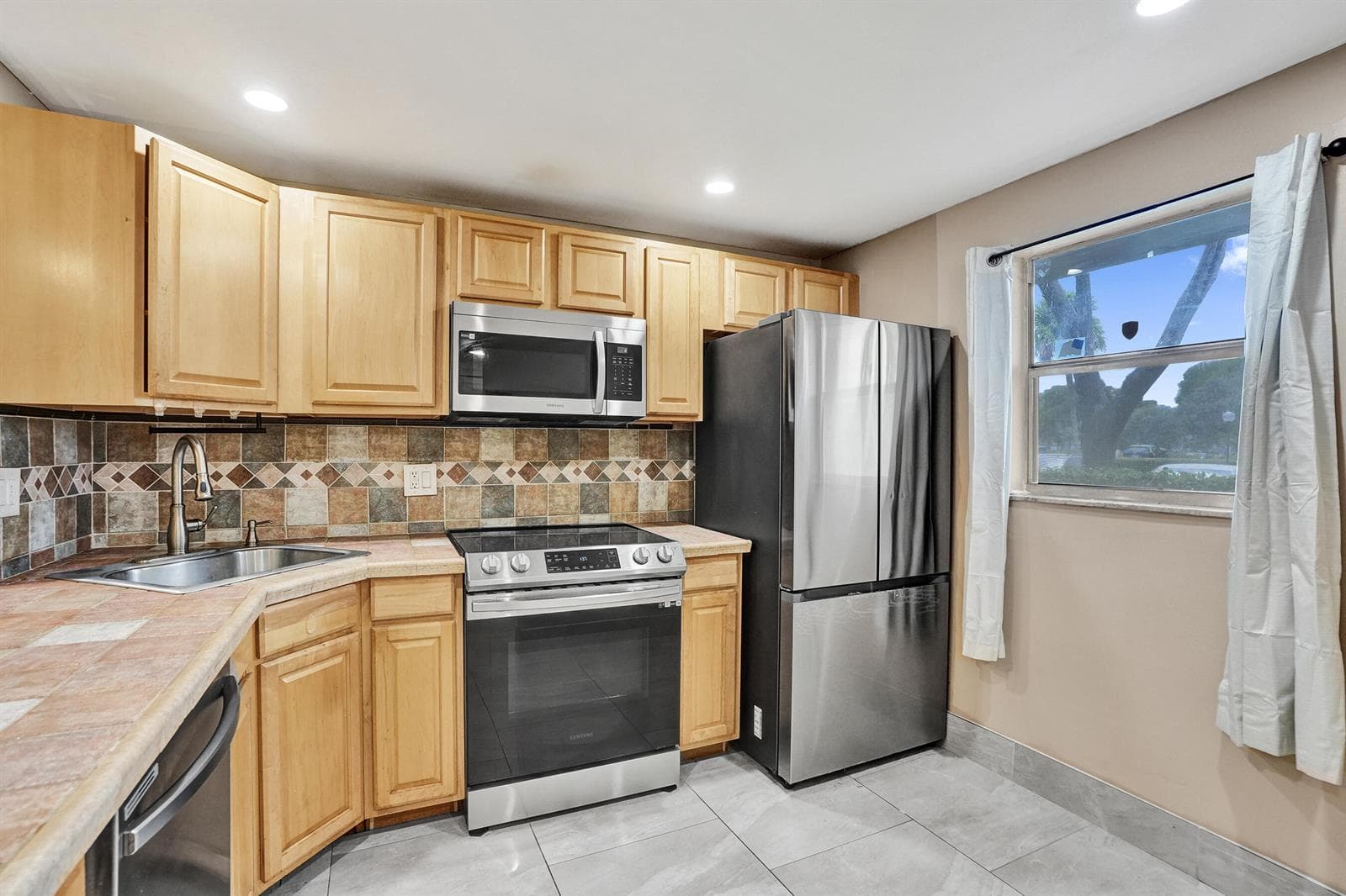 8301 Sands Point Boulevard # S102, Tamarac, FL 33321 photo 4