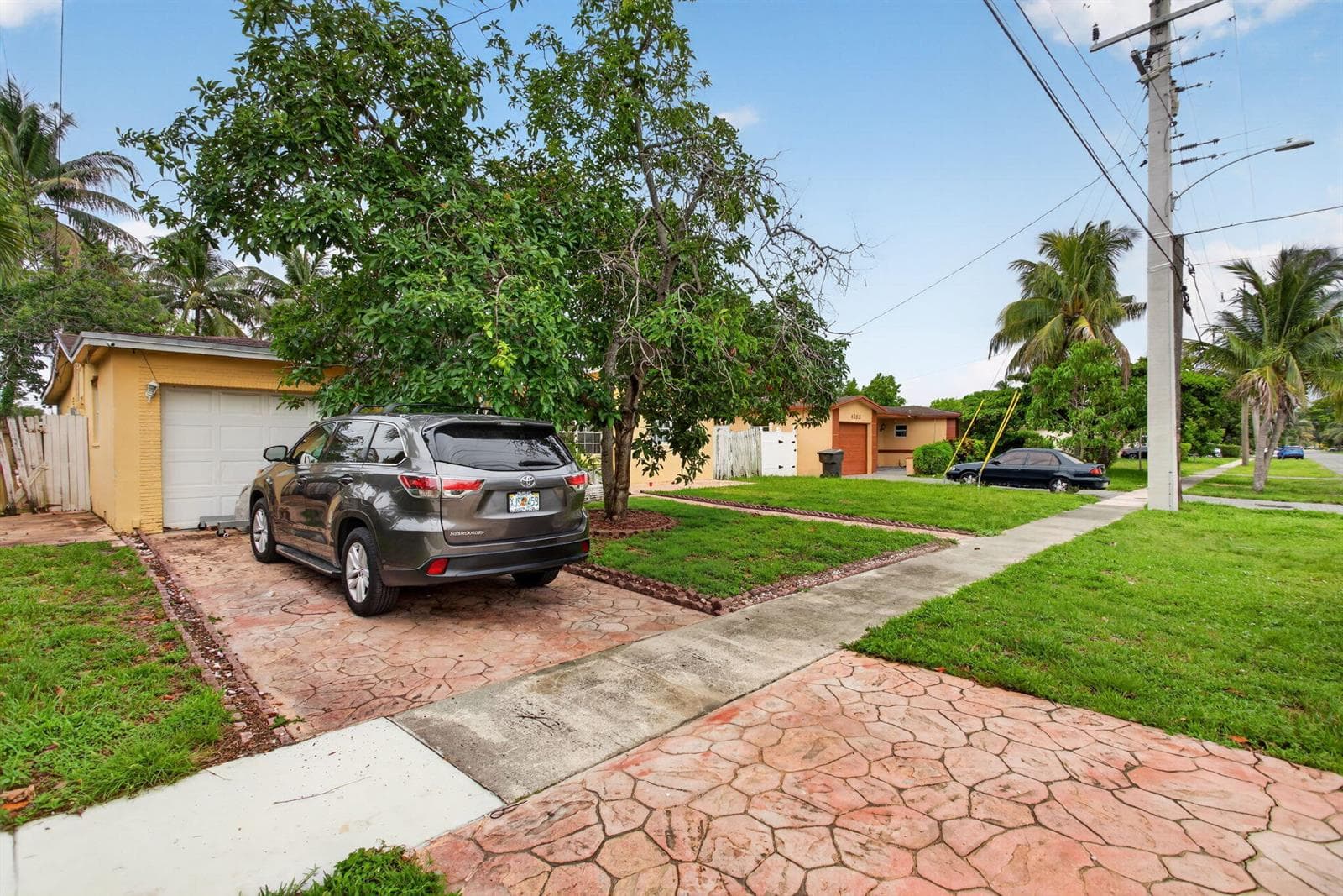 4390 NW 35th Avenue, Lauderdale Lakes, FL 33309 photo 3