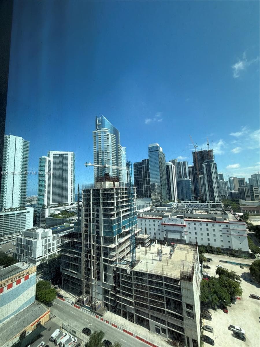 20 NE 11th st # 5305, Miami, FL 33132 photo 3