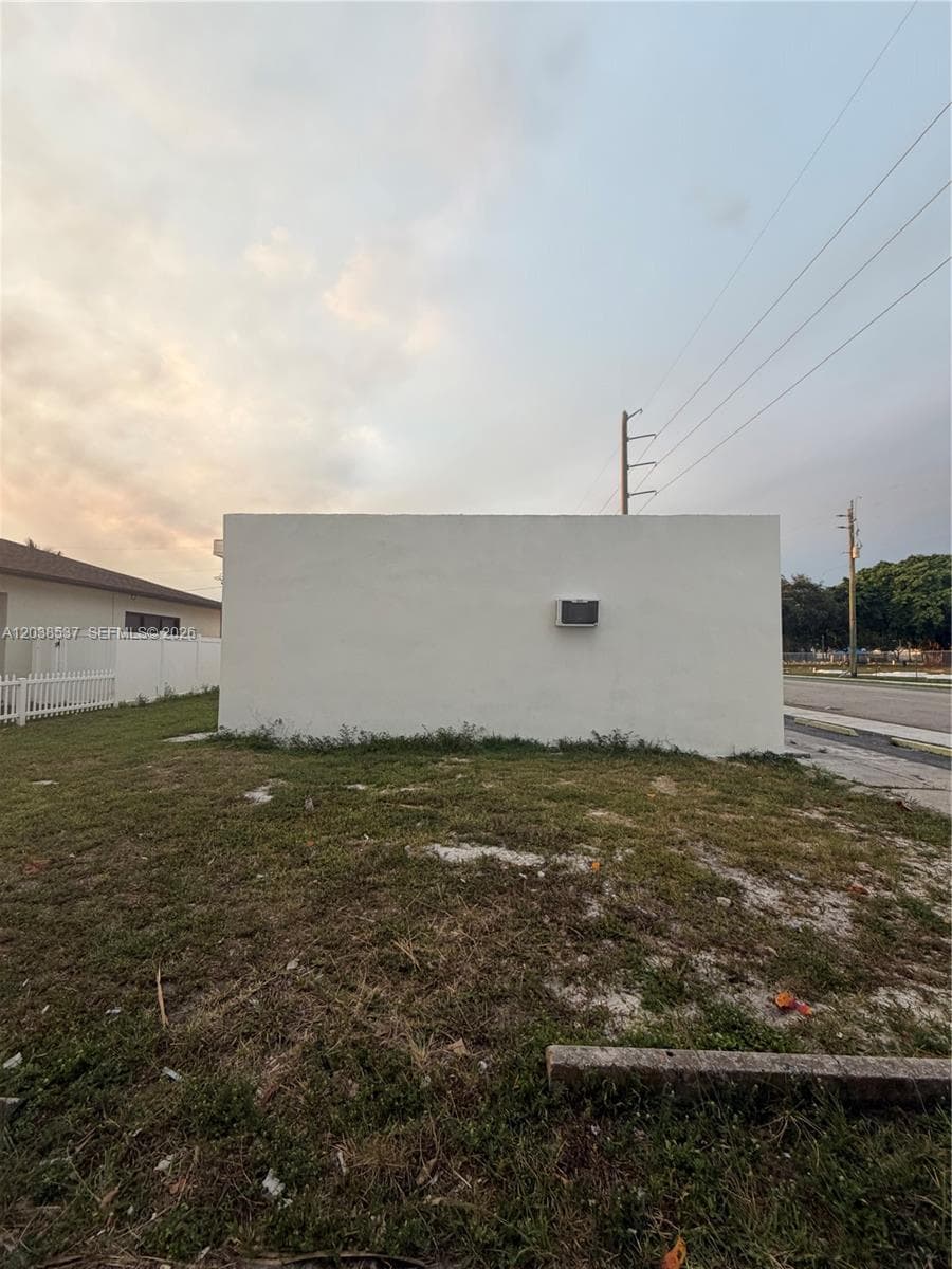 2910 N 22nd Ave, Hollywood, FL 33020 photo 2