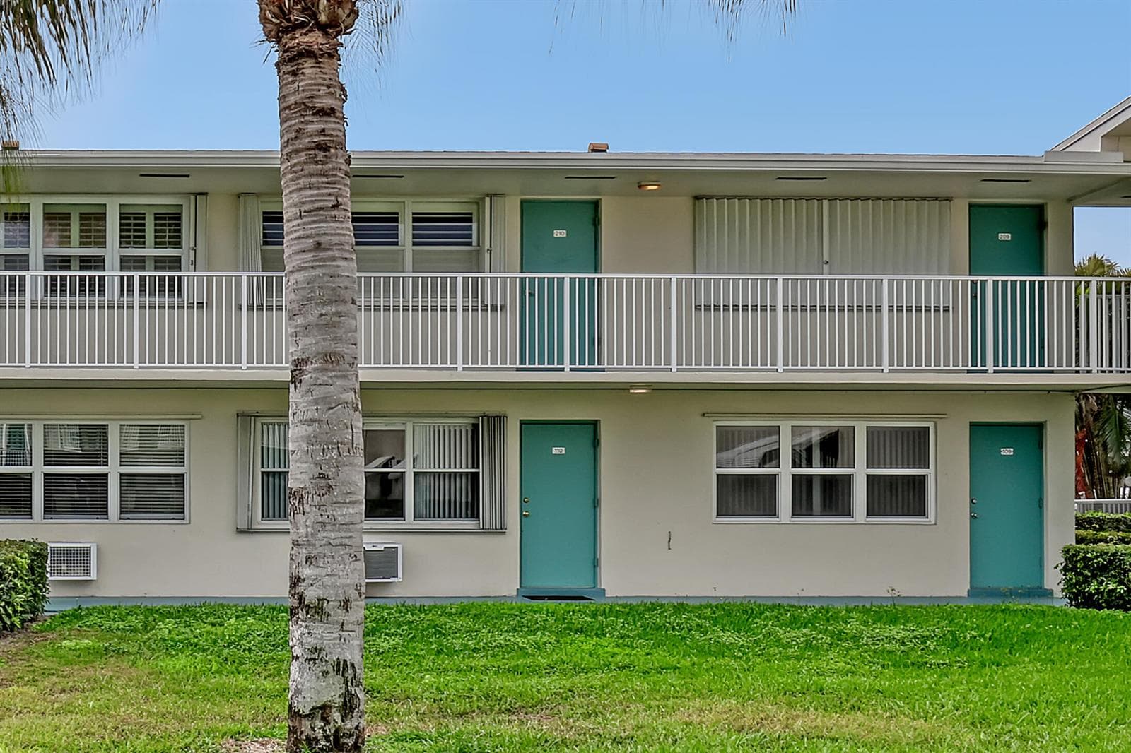 680 Horizon W # 110, Boynton Beach, FL 33435 photo 4