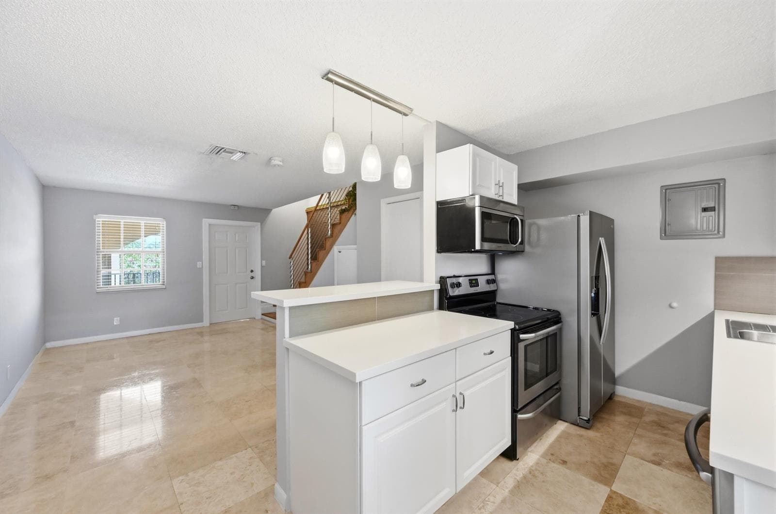 905 NE 28th Street # 206, Wilton Manors, FL 33334 photo 2