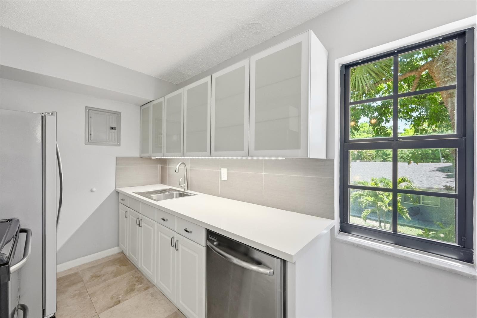 905 NE 28th Street # 206, Wilton Manors, FL 33334 photo 3