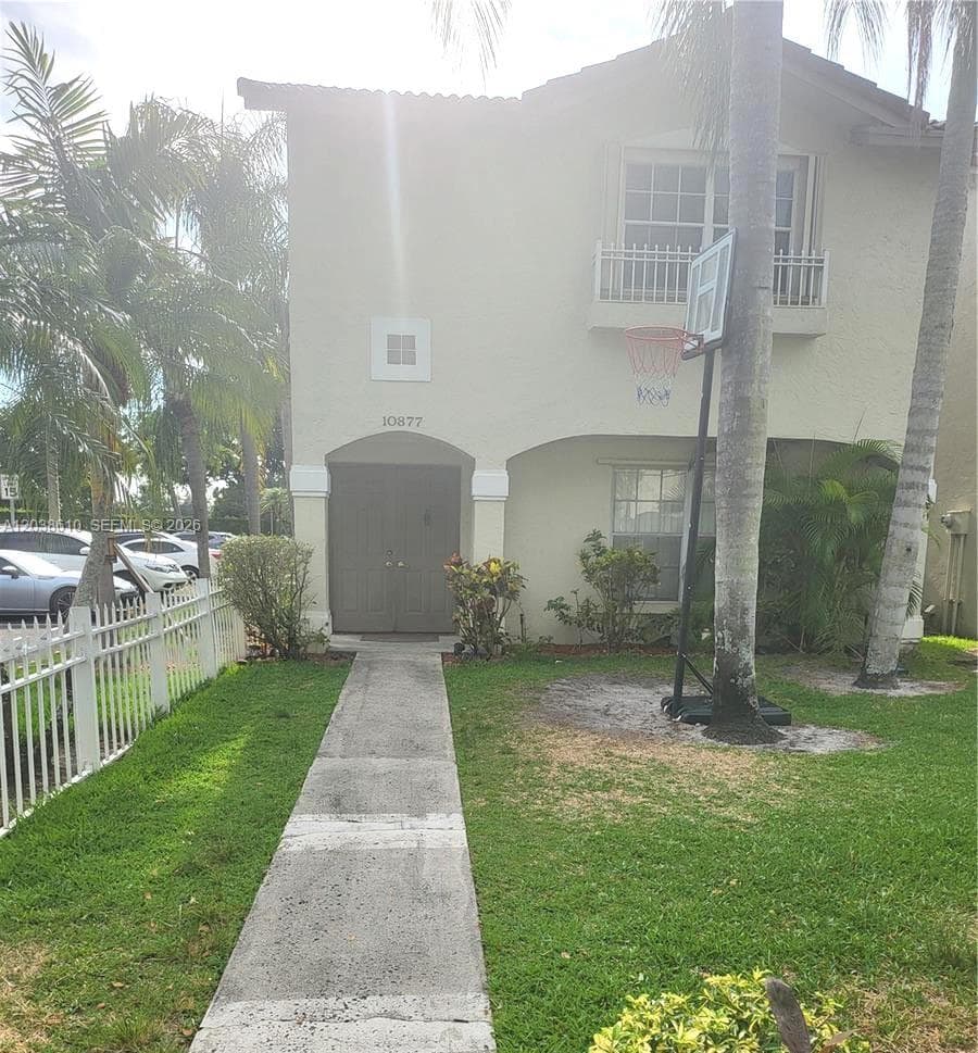 10877 NW 8th St, Pembroke Pines, FL 33026 photo 2