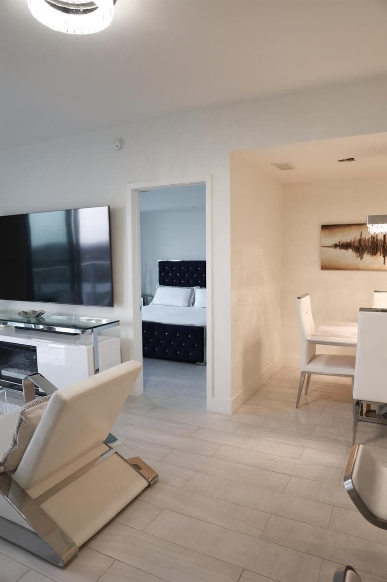 2000 Metropica Way # 811, Sunrise, FL 33323 photo 5