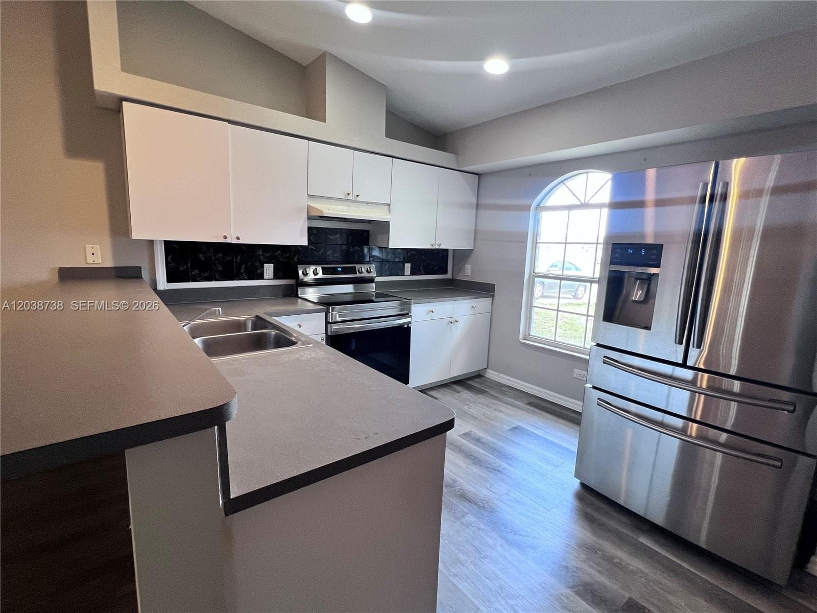 1808 SW SANTA BARBARA PL, Cape Coral, FL 33991 photo 2
