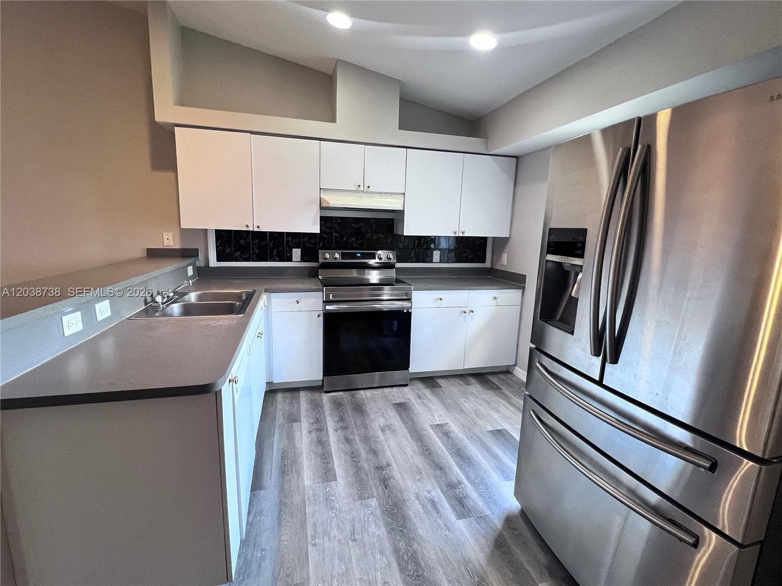 1808 SW SANTA BARBARA PL, Cape Coral, FL 33991 photo 3