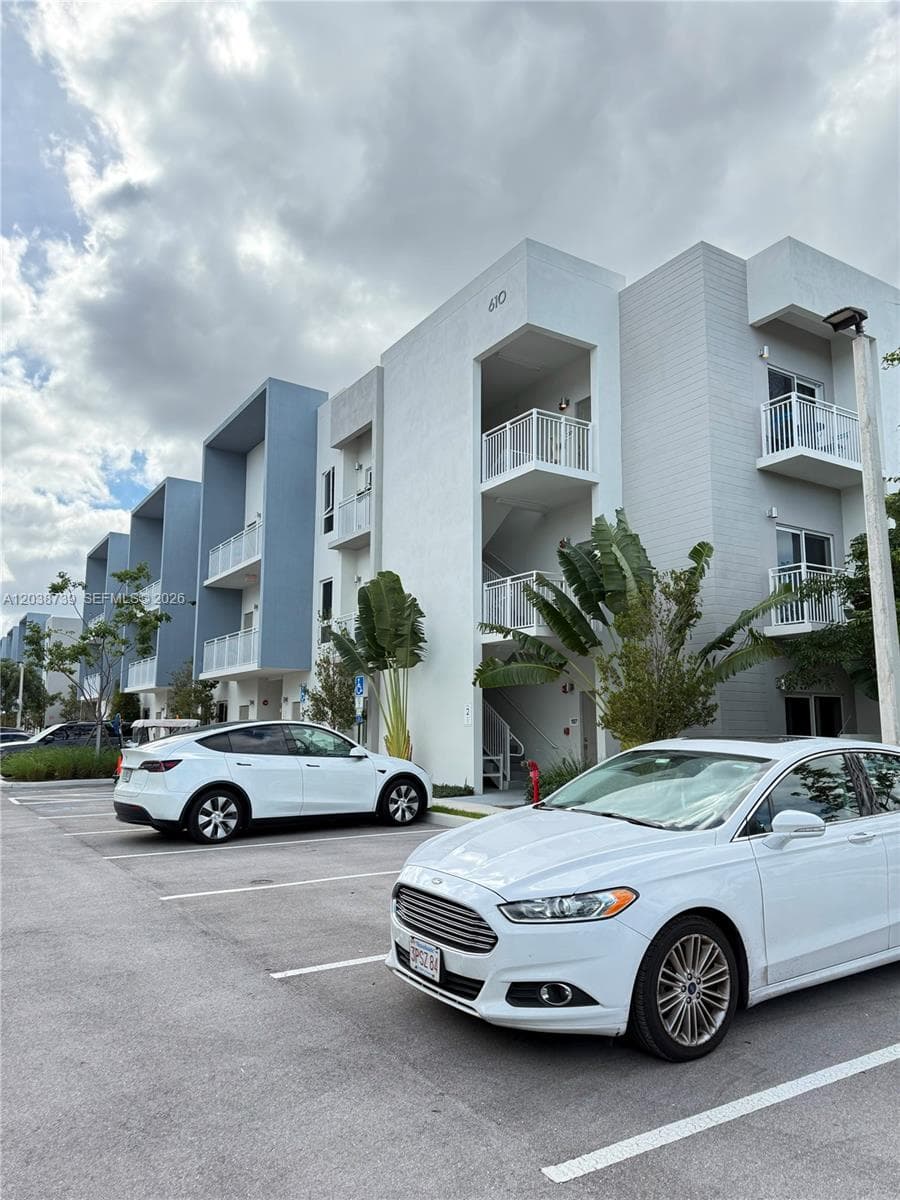 610 NE 2nd St # 301, Dania Beach, FL 33004 photo 4