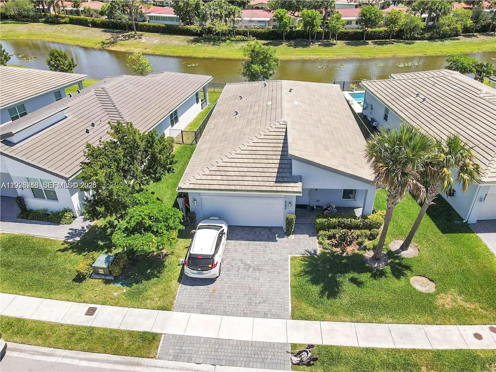 4242 Rosa Dr, Deerfield Beach, FL 33064 photo 3