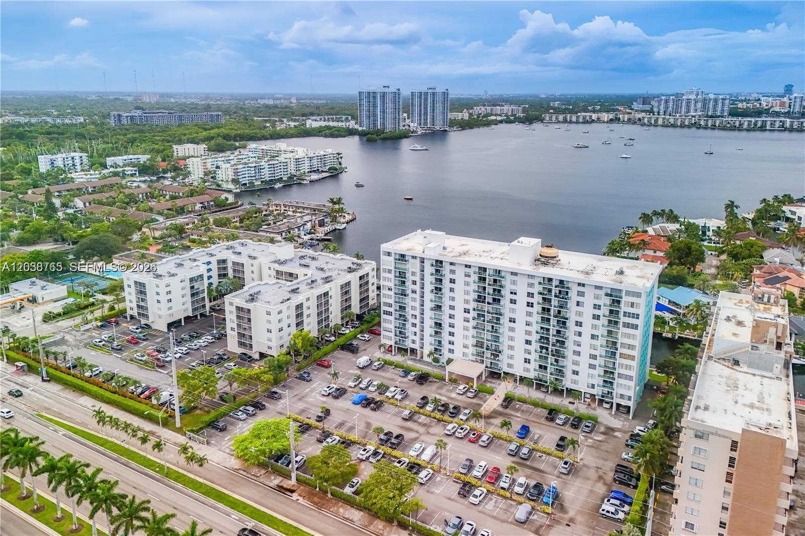 2841 NE 163rd St # 704, North Miami Beach, FL 33160 photo 2