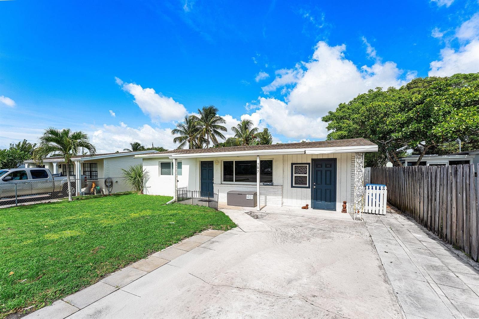 707 S Broadway, Lantana, FL 33462 photo 2