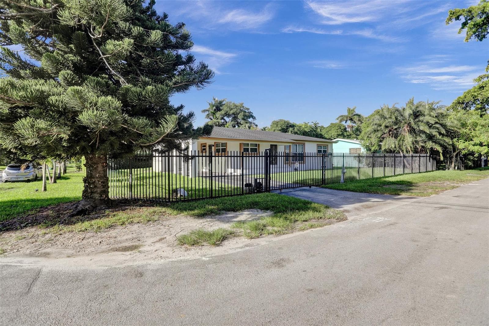 30 NE 139th Street, Miami, FL 33161 photo 2