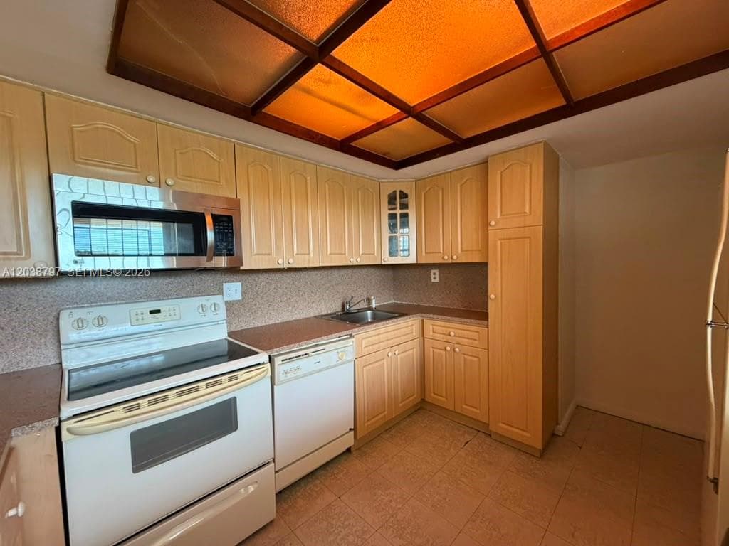 8775 Park Blvd # 318, Miami, FL 33172 photo 4
