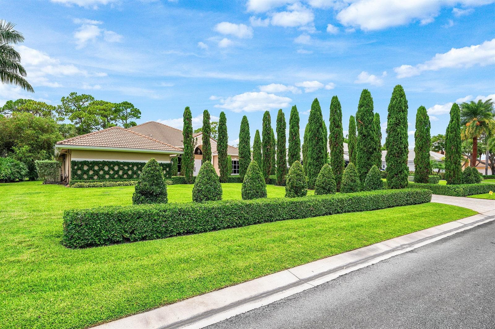 1697 Mayacoo Lakes Boulevard, West Palm Beach, FL 33411 photo 2