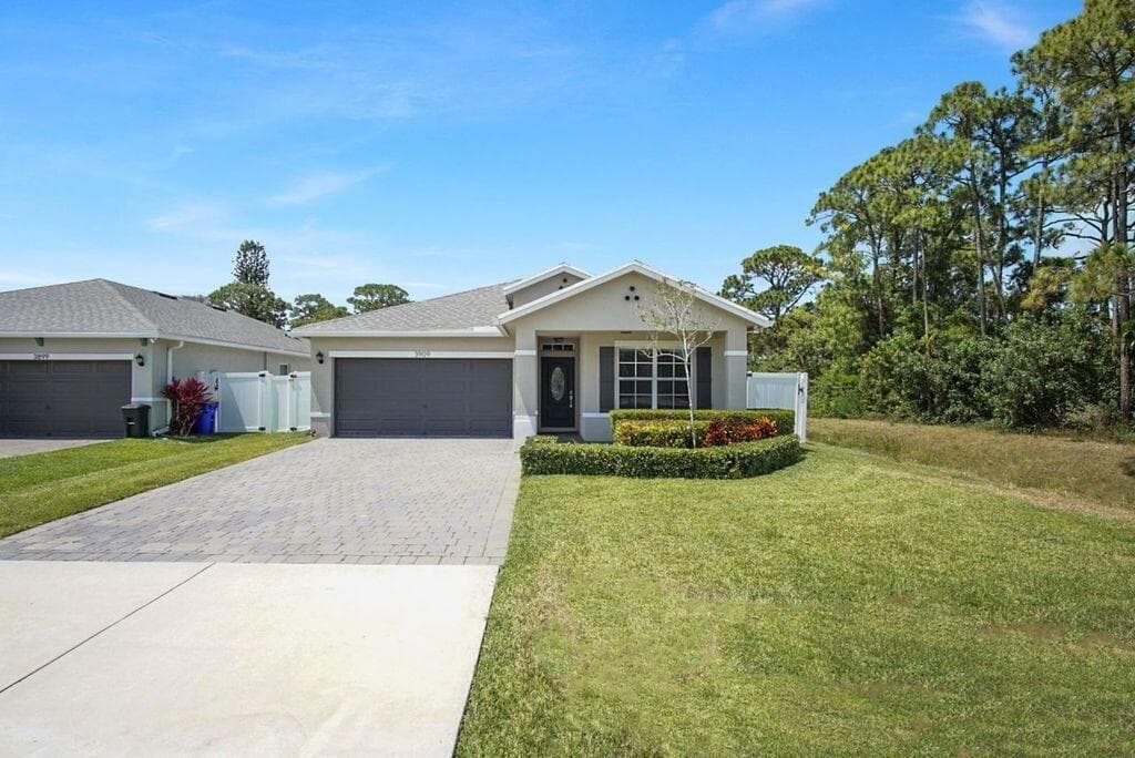 3909 SE Lee Street, Stuart, FL 34997 photo 2